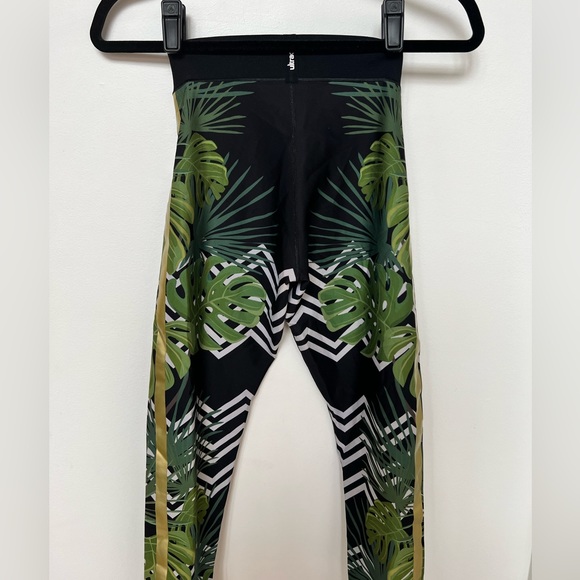 Ultracor Yoga Pants - SoulCycle Branded - Picture 4 of 6